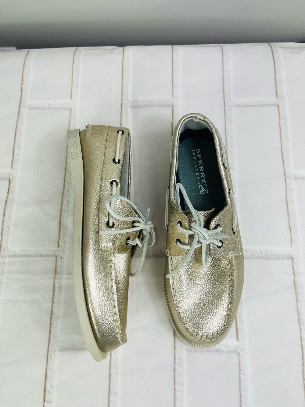 NWT Sperry A/O gold leather sneakers size 5M